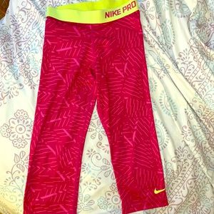 🔥3 for $10 SALE! EUC Nike pro pink and yellow Capri workout legging